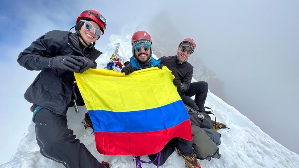 Labuche Peak 6119 M And Everest Base Camp