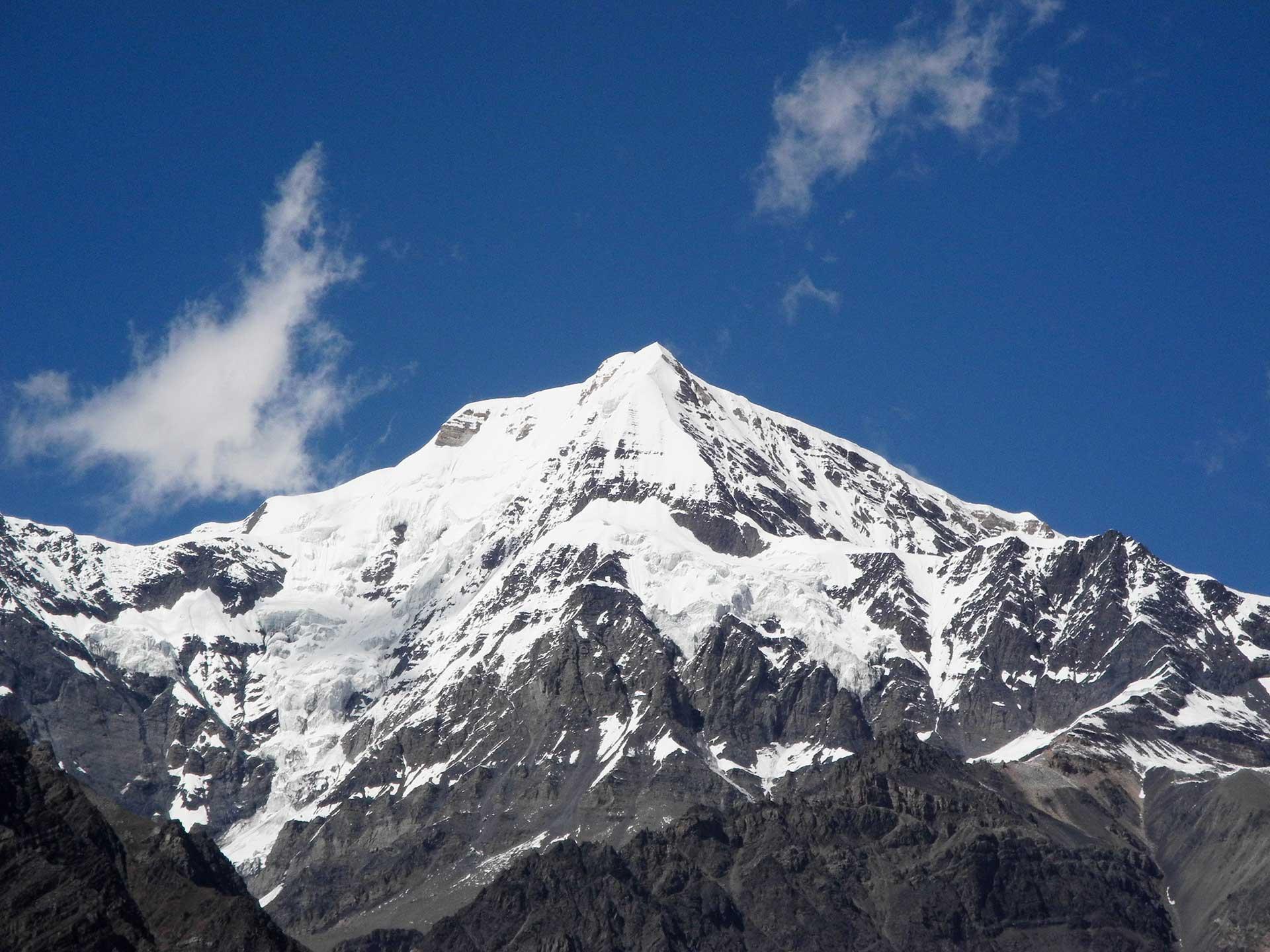 Chulu East (6584m) Peak Climbing